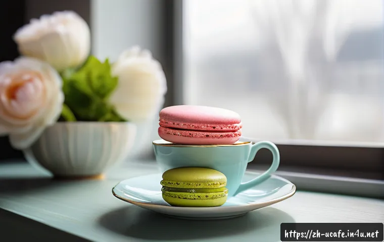 음료와 디저트 페어링 추천 - A cozy afternoon tea scene featuring a delicate French macaron with soft pastel colors, placed on an...